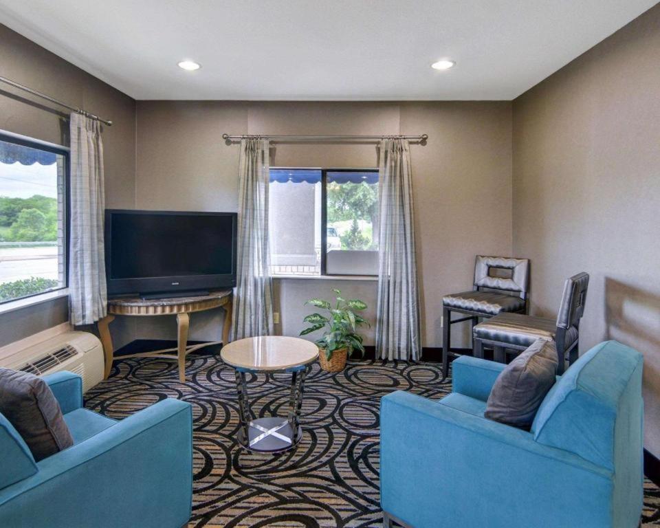 Quality Inn & Suites Grand Prairie Zewnętrze zdjęcie