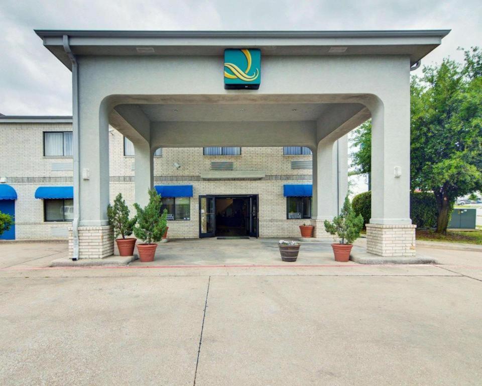 Quality Inn & Suites Grand Prairie Zewnętrze zdjęcie