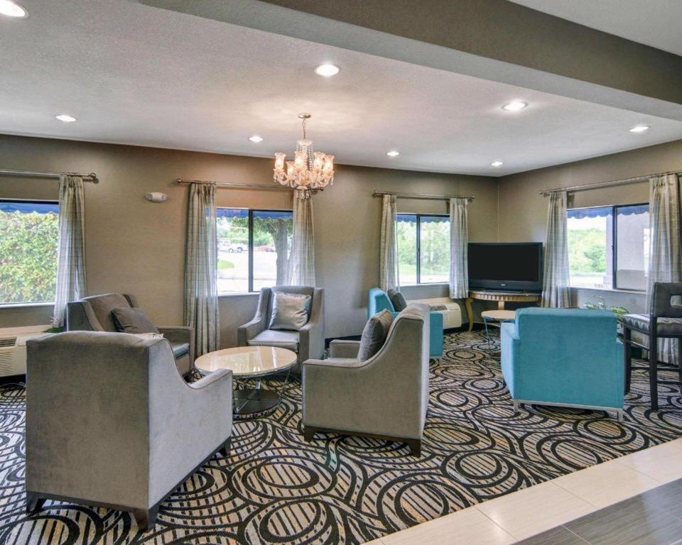 Quality Inn & Suites Grand Prairie Zewnętrze zdjęcie