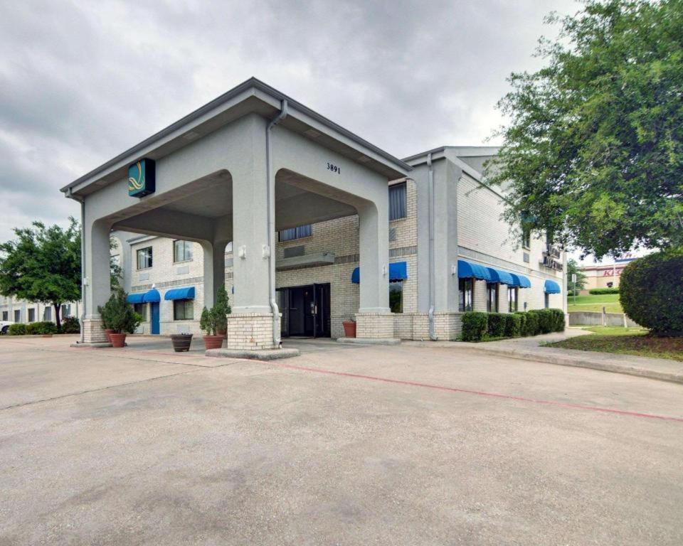 Quality Inn & Suites Grand Prairie Zewnętrze zdjęcie