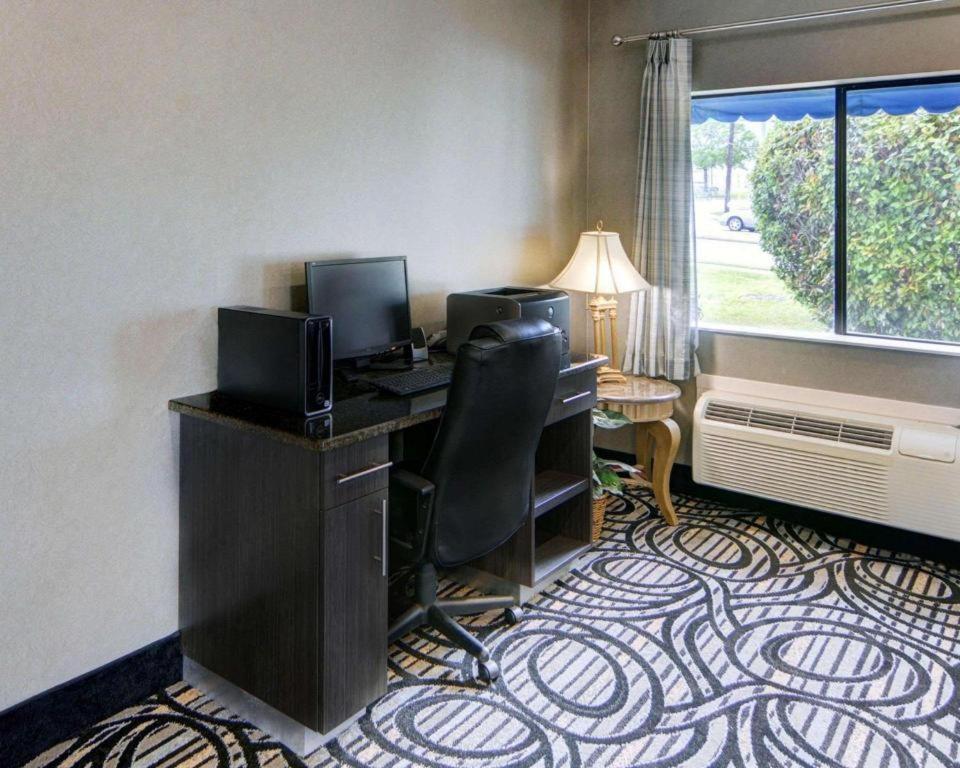 Quality Inn & Suites Grand Prairie Zewnętrze zdjęcie